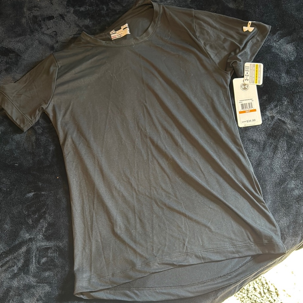 Black women’s semi fitted tee.
